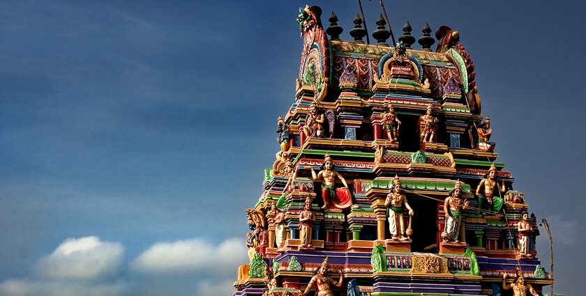 templs tours madurai meenakshi Amman temple and guruvayoor temple and padmanatha swamy temple Sabarimala